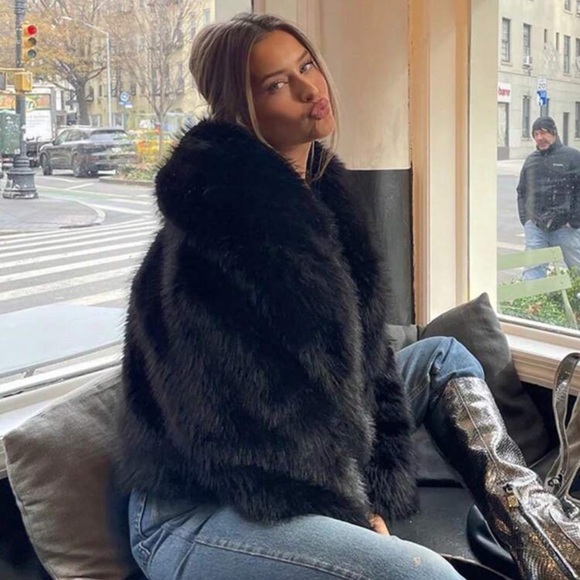 Luxury Black Faux Fur Jacket – Vintage-Inspired Cropped Coat - Picture 3 of 11